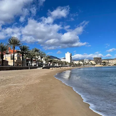 De Tres Muy Cerca De La Playa El Campello